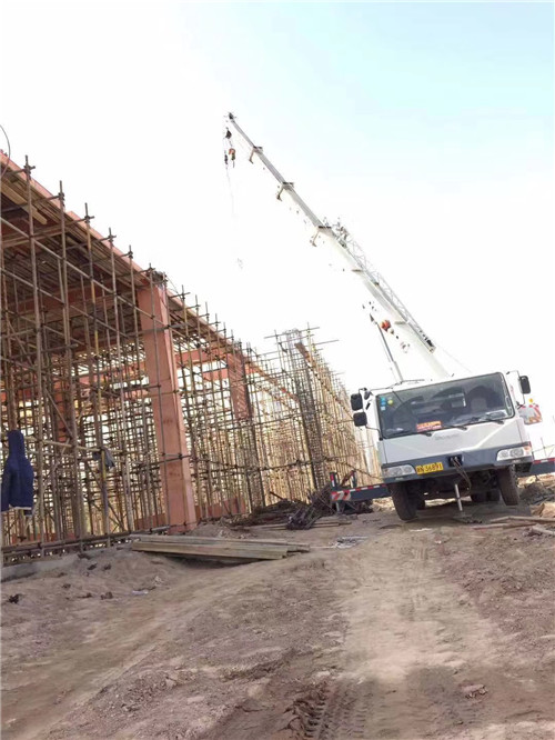 宜君县25 吨、50 吨吊车怎么选？多大重量 / 半径适合对应车型？